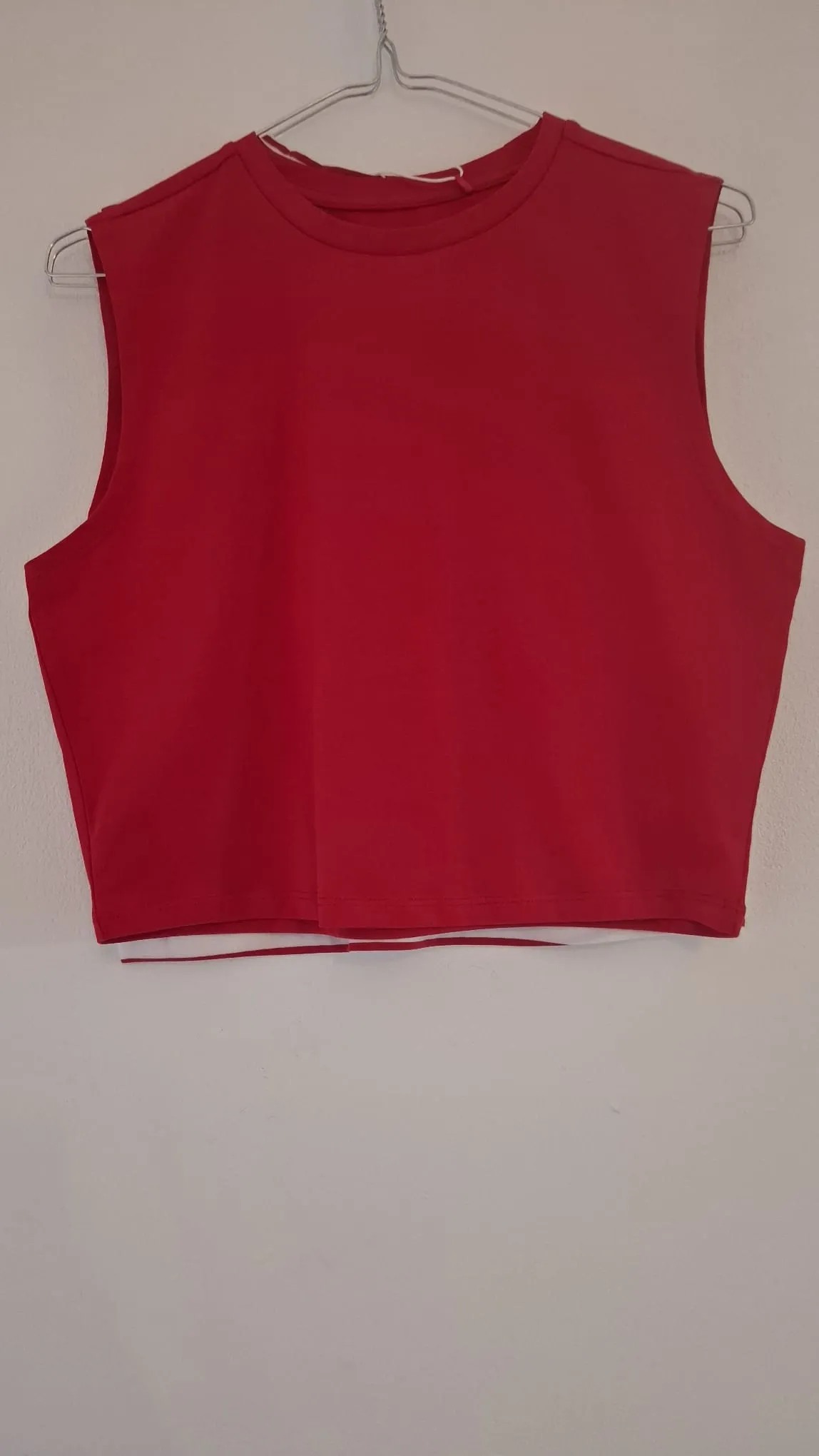 Top crop Only a tinta unita colore rosso