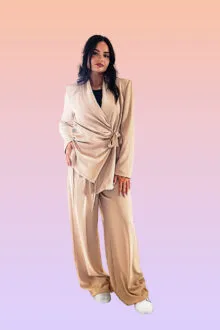 Giacca donna Kikisis color avana con chiusura a portafoglio