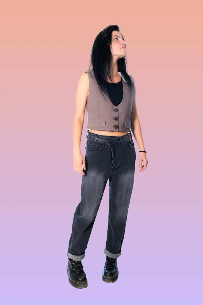 jeans con bottoni asimmetrici Kikisix