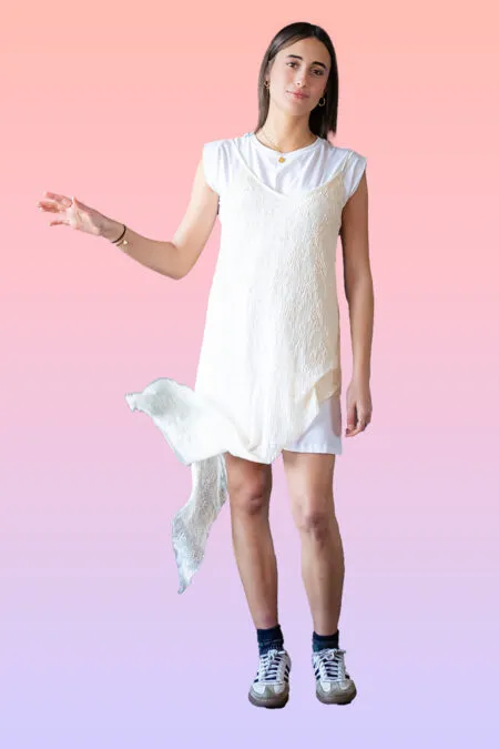 ABITO ASIMMETRICO IN PIZZO + T-SHIRT KIKISIX